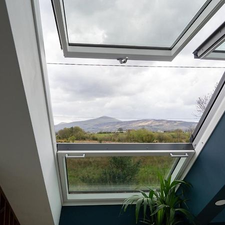 Plas Coch Luxury Barn Llanddeiniolen Exteriör bild