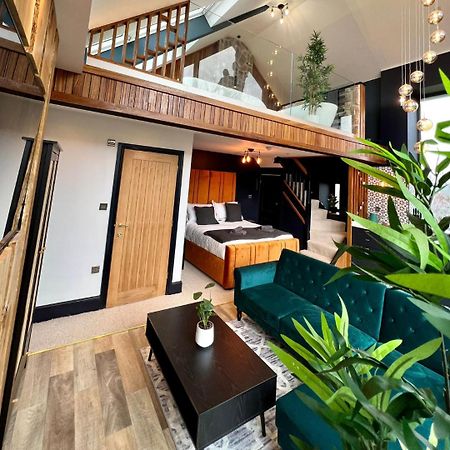 Plas Coch Luxury Barn Llanddeiniolen Exteriör bild