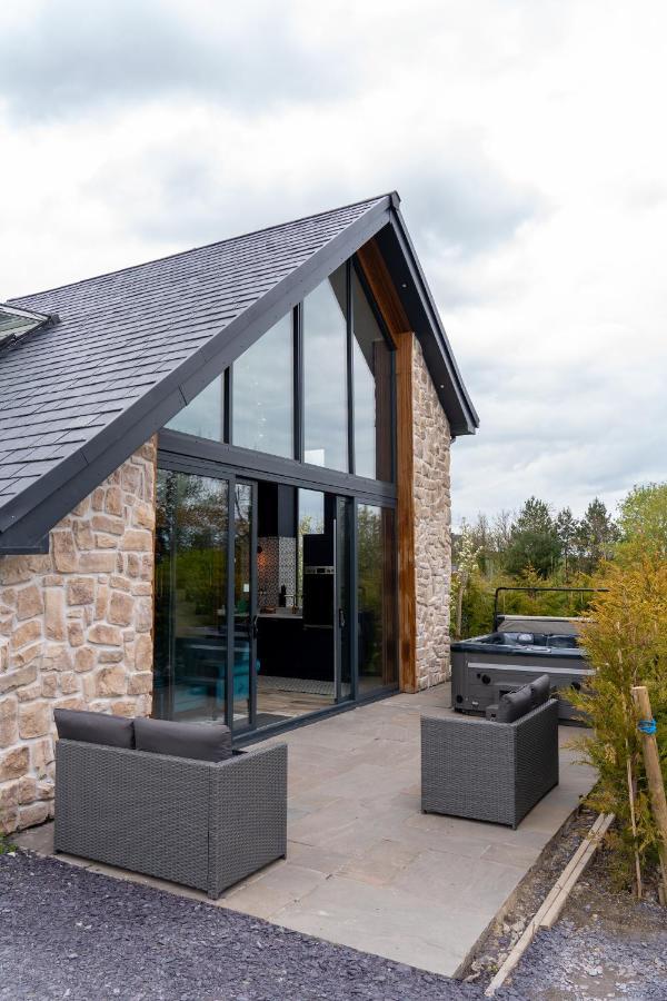 Plas Coch Luxury Barn Llanddeiniolen Exteriör bild