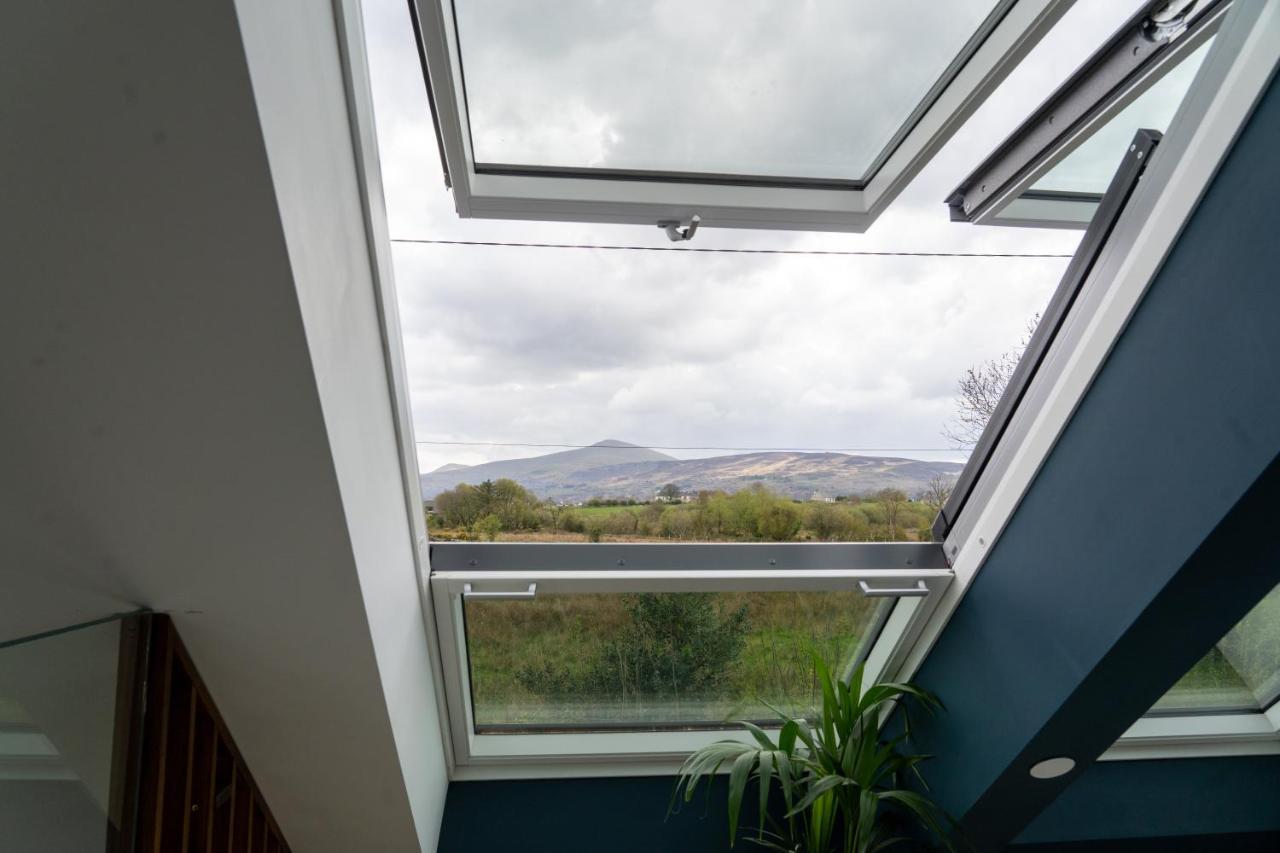 Plas Coch Luxury Barn Llanddeiniolen Exteriör bild